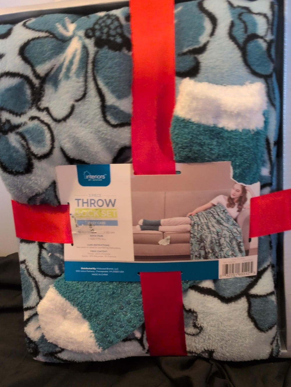 Turquoise Floral Throw Blanket with Cozy  Gripp Socks - Interiors by Design